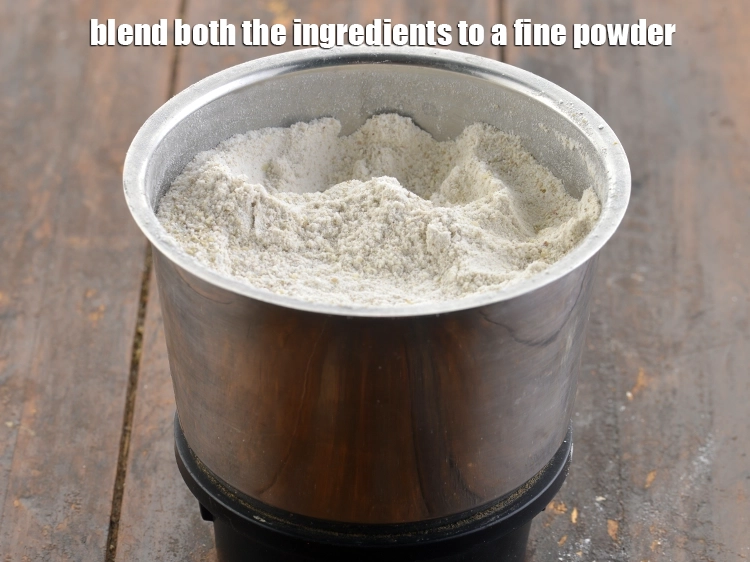Step 3 – <p>બંને ઘટકોને એકસાથે પીસીને બારીક પાઉડર બનાવો.</p>