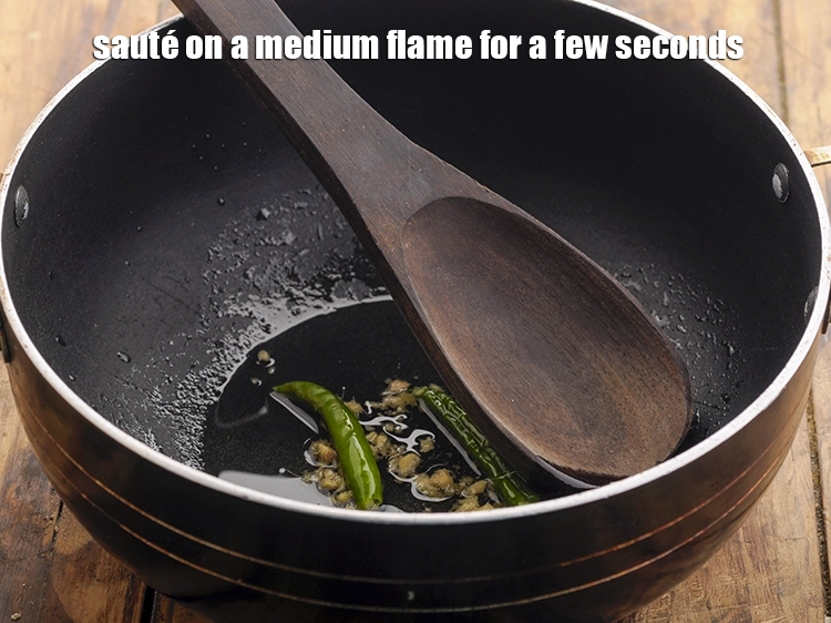 Step 6 – <p>અને મધ્યમ તાપ પર થોડી સેકંડ માટે સાંતળો.</p>