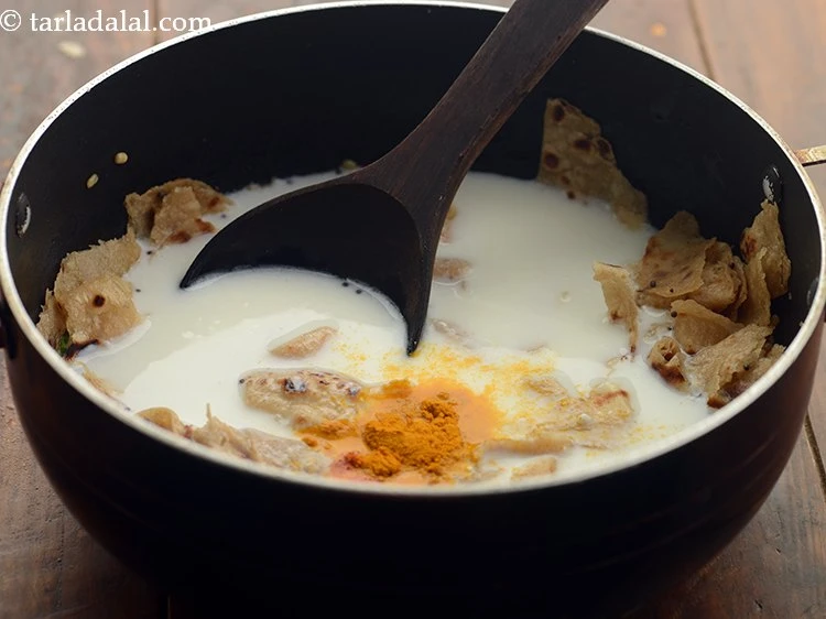 Step 7 – <p>હળદર પાવડર ઉમેરો.</p>