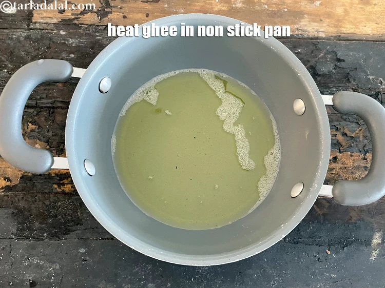 Step 14 – <p><strong>ઝડપી મૂંગ દાળ શીરા બનાવવાની રેસીપી | ઇન્સ્ટન્ટ શીરા | 20 મિનિટ શીરા | </strong>બનાવવા …