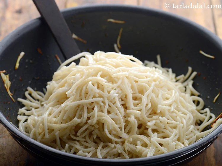 Step 12 – <p>નૂડલ્સ ઉમેરો.</p>