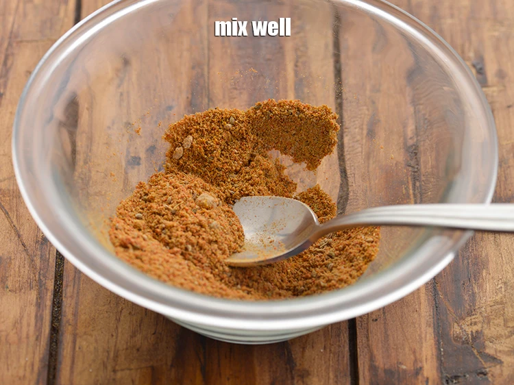 Step 11 – <p>એક સ્વચ્છ ચમચી વડે સારી રીતે મિક્સ કરો અને આપણા <strong>પનીર પકોડા</strong><span style="background-color:rgb(255,255,255);color:rgb(0,0,0);"> </span>માટે સૂકો …