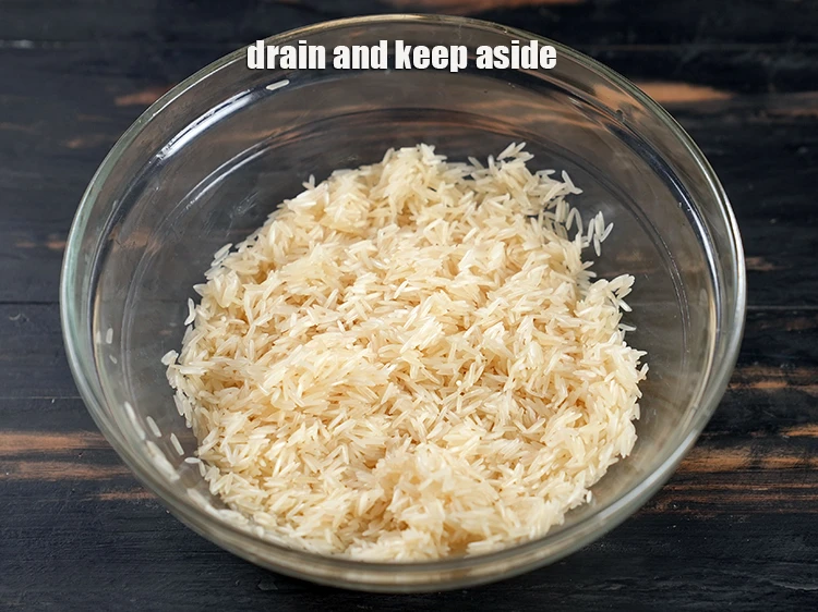 Step 3 – <p>પાણી કાઢીને બાજુ પર રાખો.</p>