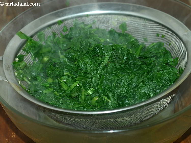 Step 10 – <p>ગાળીને સારી રીતે પાણી કાઢી લો.</p>