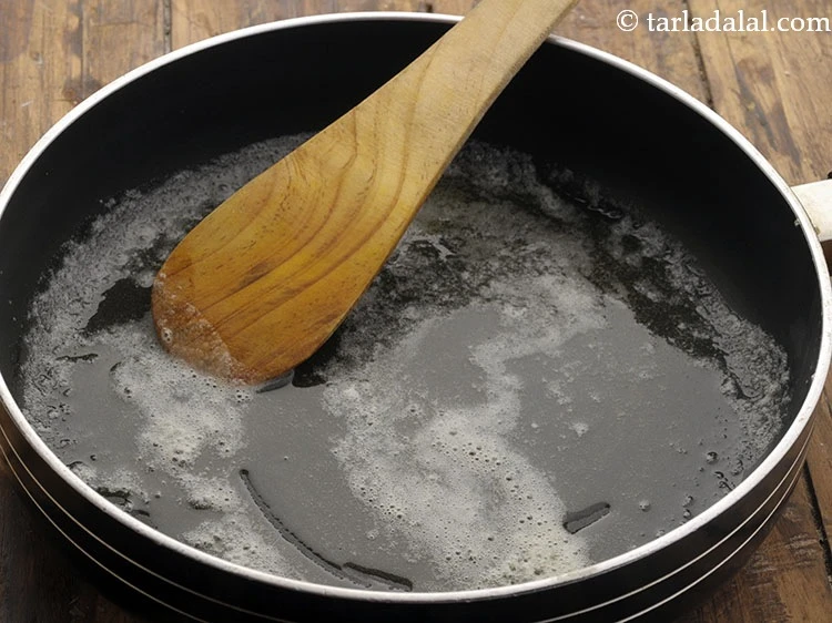 Step 1 – <p><strong>ચીઝી વેજીટેબલ પીઝા | વેજ ચીઝી પીઝા | ભારતીય શૈલીની ચીઝ સોસ વેજ પીઝા | …