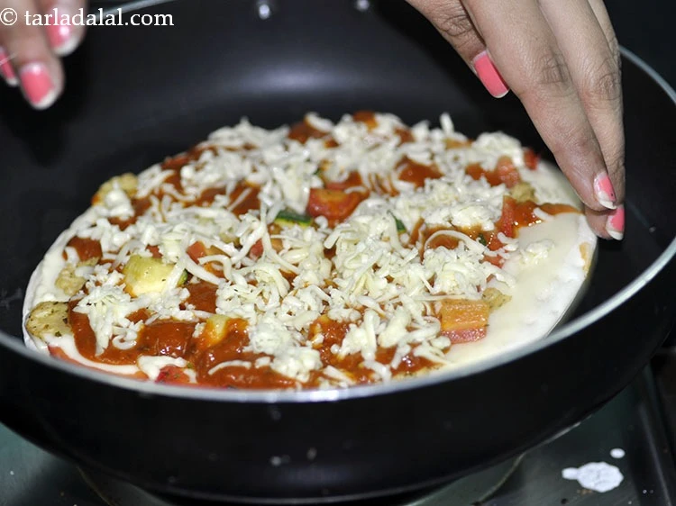 Step 30 – <p>એસેમ્બલ કરેલા <strong>ચીઝી વેજીટેબલ પીઝા | વેજ ચીઝી પીઝા | ઇન્ડિયન સ્ટાઇલ ચીઝ સોસ વેજ …