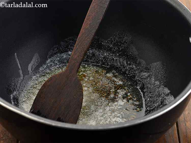 Step 12 – <p>જીરું ઉમેરો અને તેને તતડવા દો. તે તેનો સ્વાદ છોડશે અને દાળનો સ્વાદ વધારશે. જીરું …