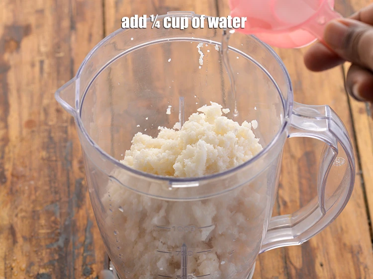 Step 12 – <p>1/4 કપ પાણી ઉમેરો. પાણીની માત્રા અલગ અલગ હોઈ શકે છે, પરંતુ ખાતરી કરો કે …