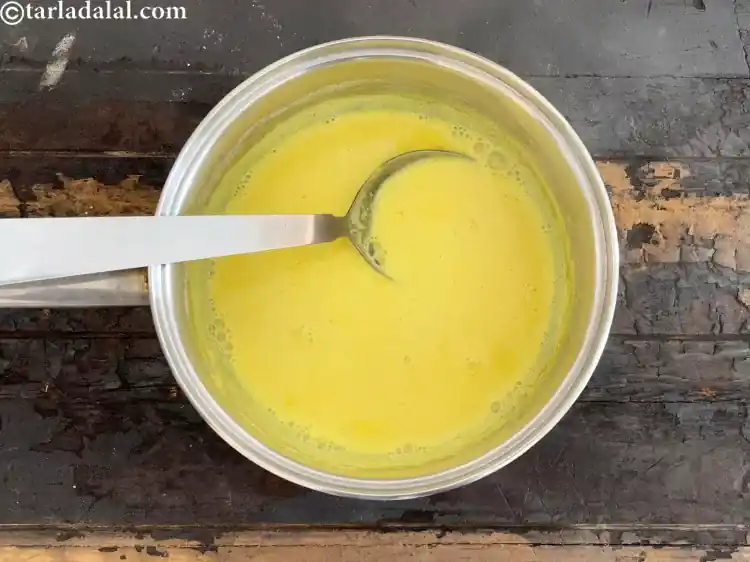 Step 5 – <p>મધ્યમ આંચ પર 1 મિનિટ સુધી સતત હલાવતા રહો.</p>