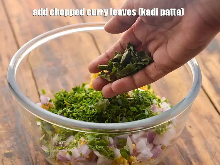 Step 13 – <p><span style="background-color:rgb(255,255,255);color:rgb(0,0,0);">1 ટેબલસ્પૂન </span><a href="https://www.tarladalal.com/glossary-curry-leaves-kadi-patta-kadipatta-gujarati-388i#ing_2372"><u>સમારેલા કડીપત્તા (chopped curry leaves (kadi patta)</u></a> ઉમેરો કારણ કે દક્ષિણ-ભારતીય …
