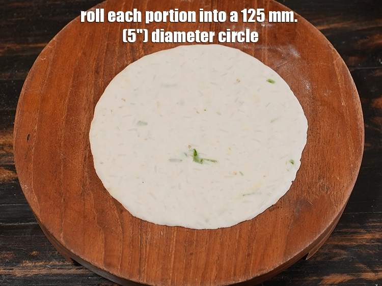 स्टेप 15 – <p><strong>चवाल की रोटी</strong> बनाने के लिए | <strong>नरम चावल के …