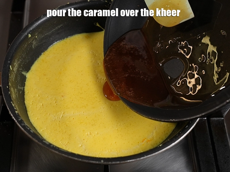 स्टेप 13 – <p>खीर के ऊपर कैरमेल डालें।</p>