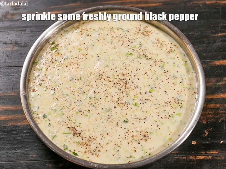 स्टेप 21 – <p>कुछ <a href="https://www.tarladalal.in/glossary-freshly-ground-black-pepper-kalimirch-powder-kali-mirch-ka-powder-hindi-567i"><u>ताजी पिसी काली मिर्च (freshly ground black pepper)</u></a> …