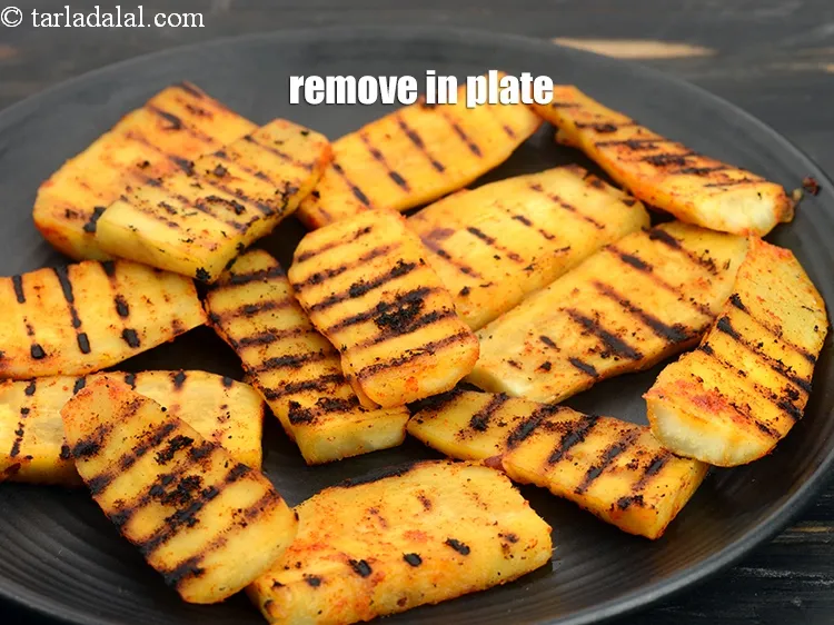 स्टेप 19 – <p>एक प्लेट में निकालें।</p>