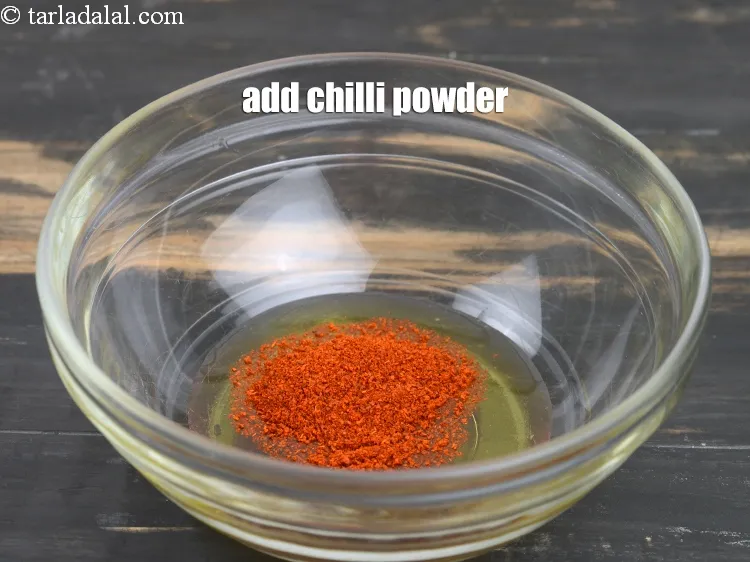 स्टेप 9 – <p><span style="background-color:rgb(255,255,255);color:rgb(0,0,0);">३/४ टी-स्पून </span><a href="https://www.tarladalal.in/glossary-chilli-powder-red-chilli-powder-hindi-339i"><u>लाल मिर्च का पाउडर (red chilli …