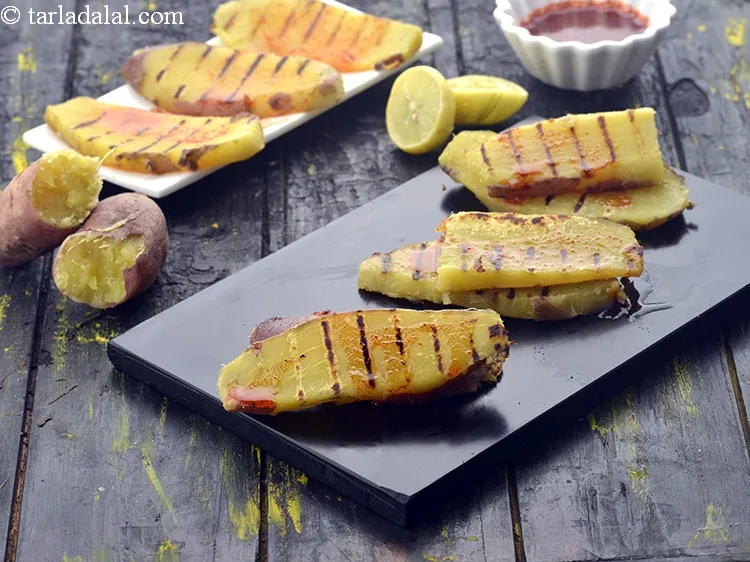 स्टेप 21 – <p><span style="background-color:rgb(255,255,255);color:rgb(0,0,0);">बेहतरीन स्वाद के लिए ग्रिल्ड शकरकंद को तुरंत सर्व …