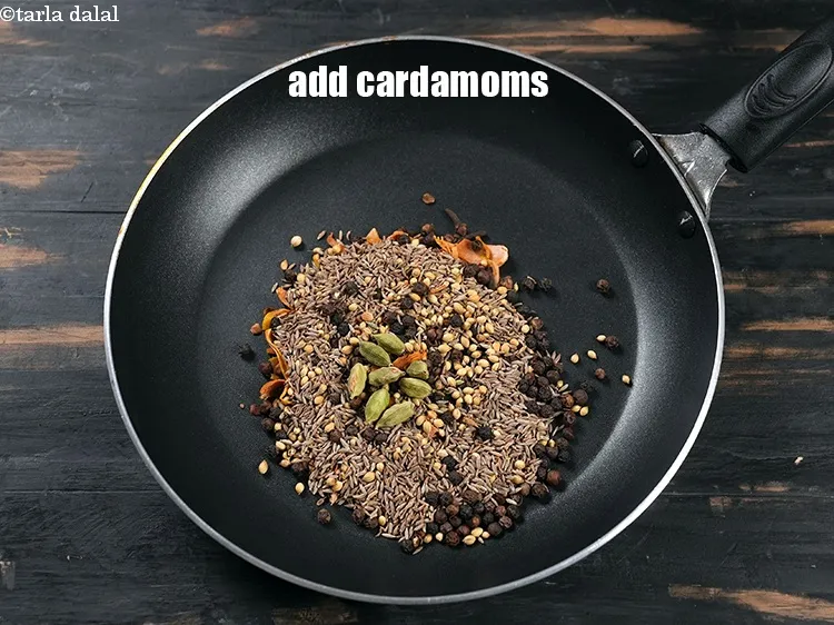 स्टेप 8 – <p><span style="background-color:rgb(255,255,255);color:rgb(0,0,0);">८ </span><a href="https://www.tarladalal.in/glossary-cardamom-elaichi-hindi-262i"><u>इलायची (cardamom, elaichi)</u></a> <span style="background-color:white;">डालें</span><span style="background-color:white;color:#0D0D0D;">।</span></p>