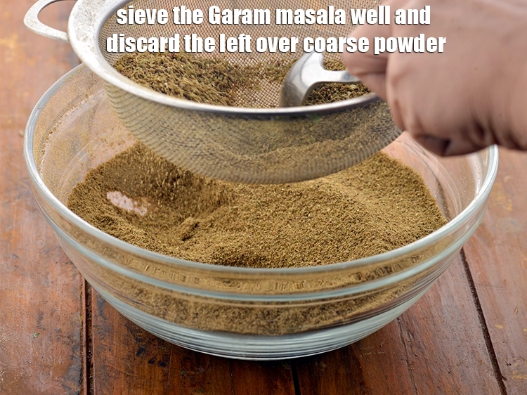 स्टेप 19 – <p><strong>होममेड गरम मसाला</strong><span style="background-color:rgb(255,255,255);color:rgb(0,0,0);"> को अच्छी तरह से छान लें …