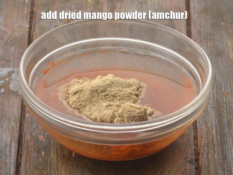 स्टेप 25 – <p>समें सूखा १ टी-स्पून&nbsp;<a href="https://www.tarladalal.com/glossary-dried-mango-powder-amchur-powder-hindi-148i">आमचूर पाउडर</a> मिलाएं। इसके विकल्प के …