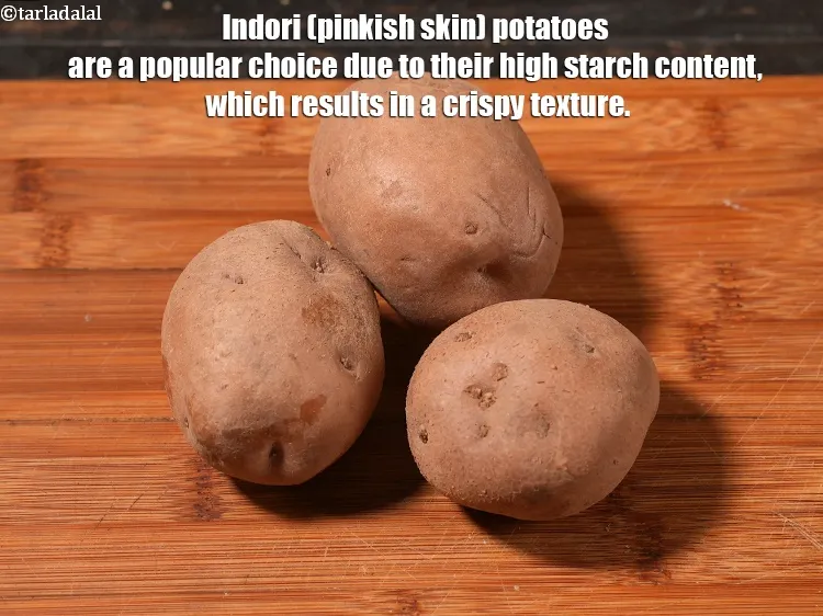 स्टेप 15 – <p>इंदौरी (गुलाबी त्वचा वाले) आलू अपनी उच्च स्टार्च सामग्री के …