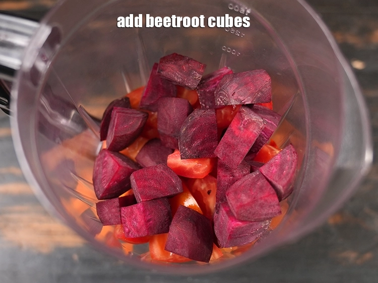 स्टेप 11 – <p><span style="background-color:rgb(255,255,255);color:rgb(0,0,0);">1 कप </span><a href="https://www.tarladalal.com/glossary-beetroot-chukandar-hindi-201i#ing_2643"><u>चुकंदर के टुकड़े</u></a> डालें।</p>