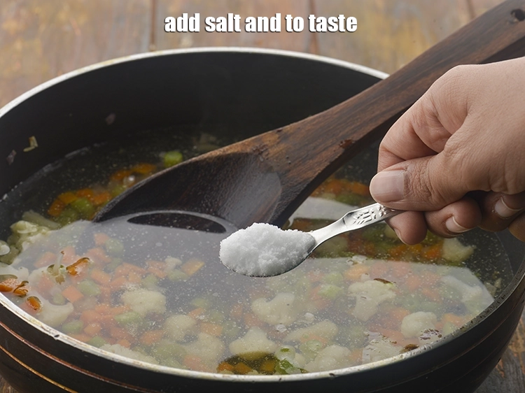 स्टेप 7 – <p><span style="background-color:rgb(255,255,255);color:rgb(0,0,0);">स्वादानुसार </span><a href="https://www.tarladalal.com/glossary-salt-namak-table-salt-hindi-418i"><u>नमक (salt)</u></a><span style="background-color:rgb(255,255,255);color:rgb(0,0,0);"> डालें।</span></p>