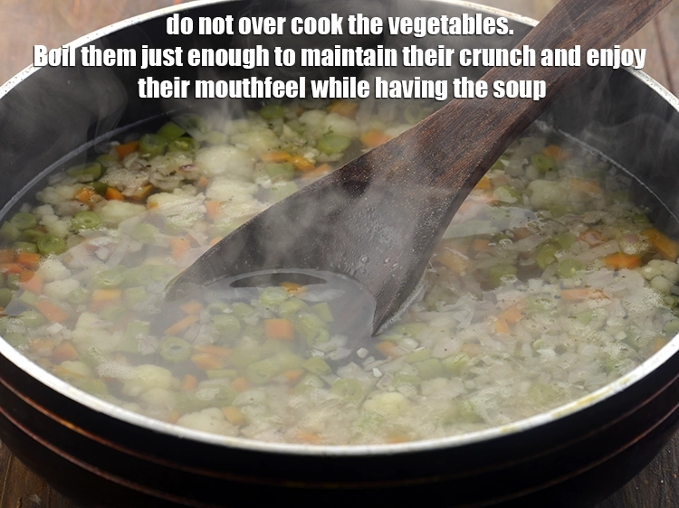 स्टेप 14 – <p>सब्जियों को पकाएं नहीं। सूप को बनाए रखने के लिए …