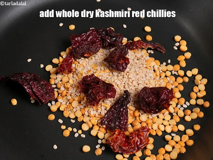 स्टेप 5 – <p>आगे, <span style="background-color:rgb(255,255,255);color:rgb(0,0,0);">5 </span><a href="https://www.tarladalal.com/glossary-whole-dry-kashmiri-red-chillies-kashmiri-mirch-kashmiri-lal-mirch-hindi-332i"><u>सूखी कश्मीरी लाल मिर्च (whole dry …