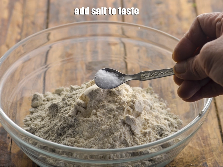 स्टेप 3 – <p><a href="https://www.tarladalal.com/glossary-salt-namak-table-salt-hindi-418i"><u>नमक (salt) </u></a><span style="background-color:rgb(255,255,255);color:rgb(0,0,0);">स्वादअनुसार</span> डालें।</p>