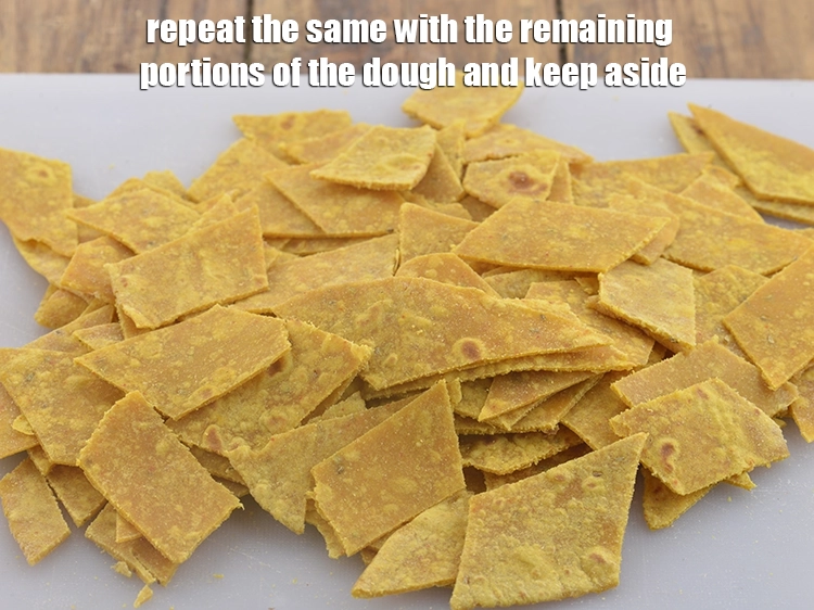 स्टेप 17 – <p>आटे के बचेे हुए हिस्सों को समान तरीके से दोहराते …