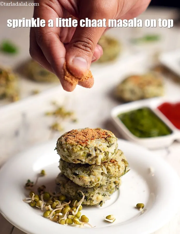 स्टेप 20 – <p>ऊपर से थोड़ा चाट मसाला छिड़कें।</p>