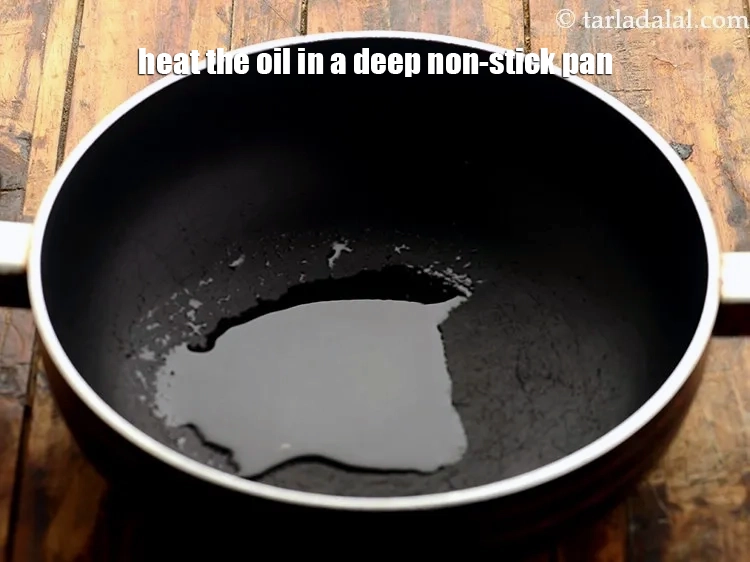 स्टेप 11 – <p><span style="background-color:rgb(255,255,255);color:rgb(0,0,0);">मूंग दाल को तड़का लगाने और </span><strong>पौष्टिक मेथी मूंग …