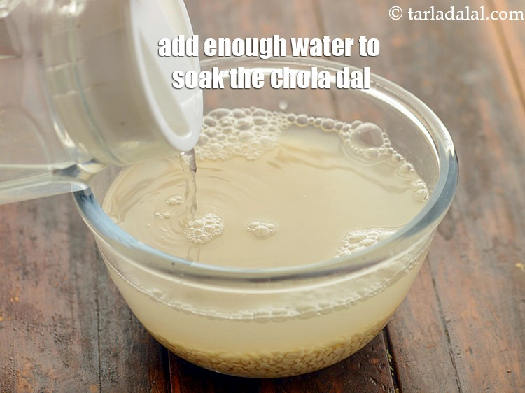 स्टेप 4 – <p>छोले की दाल को एक कांच के कटोरे में डालें …