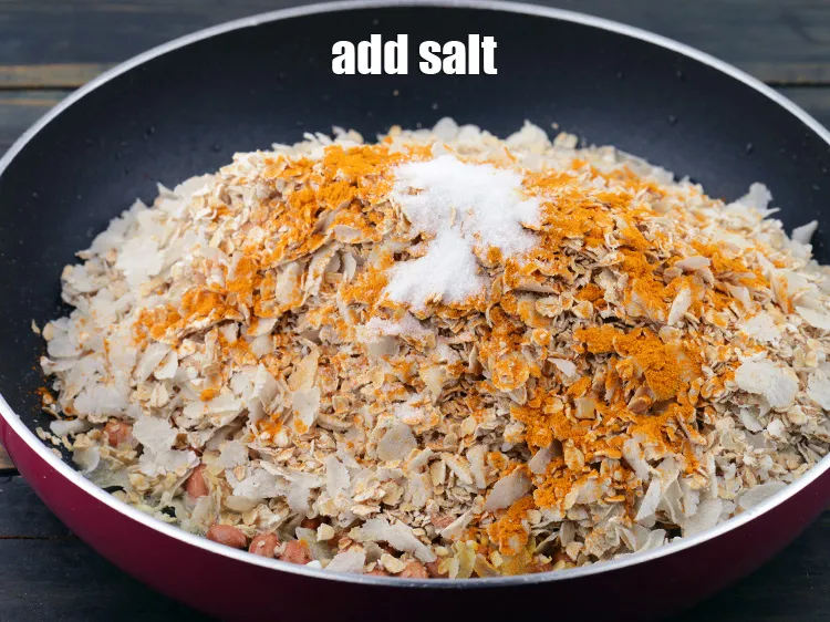 स्टेप 8 – <p><a href="https://www.tarladalal.com/glossary-salt-namak-table-salt-hindi-418i"><u>नमक (salt) </u></a><span style="background-color:rgb(255,255,255);color:rgb(0,0,0);">, स्वादअनुसार</span> डालें।</p>