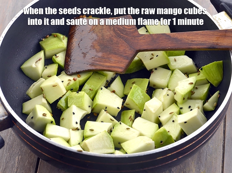 स्टेप 10 – <p>जब बीज चटकने लगे, <span style="background-color:rgb(255,255,255);color:rgb(0,0,0);">2 कप </span><a href="https://www.tarladalal.com/glossary-raw-mango-kaccha-aam-kacchi-kairi-hindi-144i#ing_3043"><u>कच्ची कैरी …