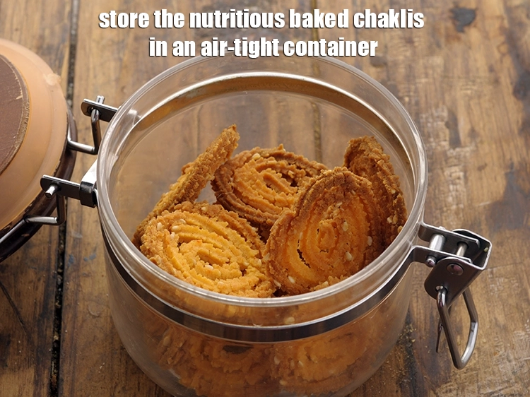 स्टेप 17 – <p>ओवन से निकालें और <strong>बेक्ड चकली</strong> को ठंडा होने दें। …