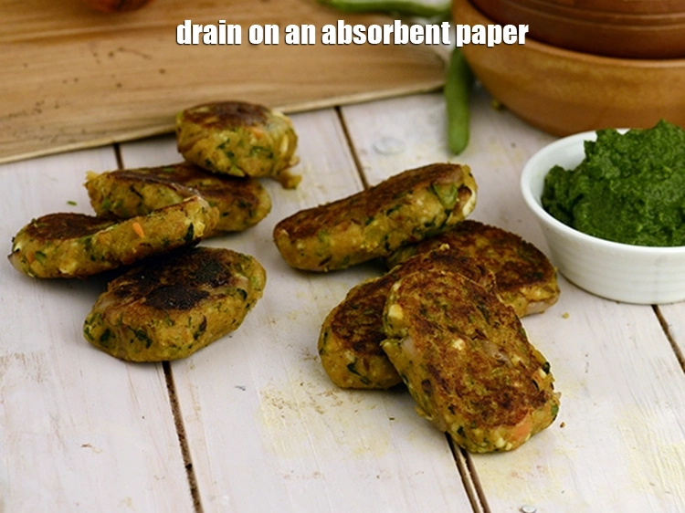 स्टेप 13 – <p>एक सोखने वाले कागज पर निकालें।</p>