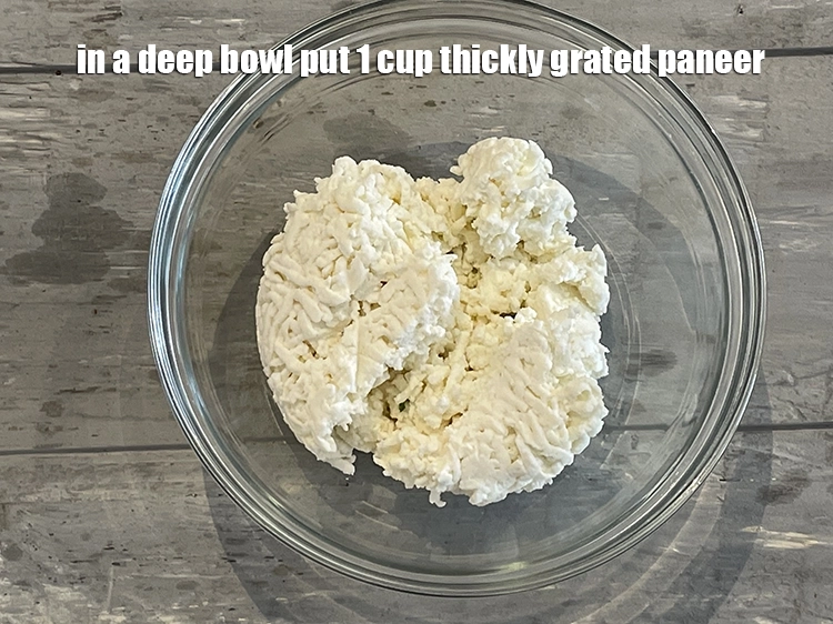 स्टेप 2 – <p><strong>राजगीरा पनीर पराठा</strong> का भरवा मिश्रण बनाने के लिये | …