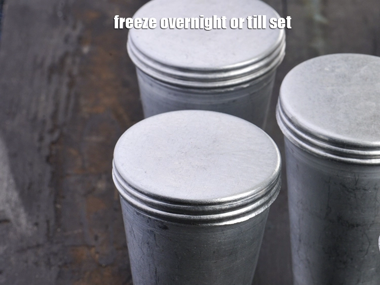 स्टेप 7 – <p><span style="background-color:rgb(255,255,255);color:rgb(0,0,0);">रात भर के लिए या सेट होने तक फ्रीज़र …