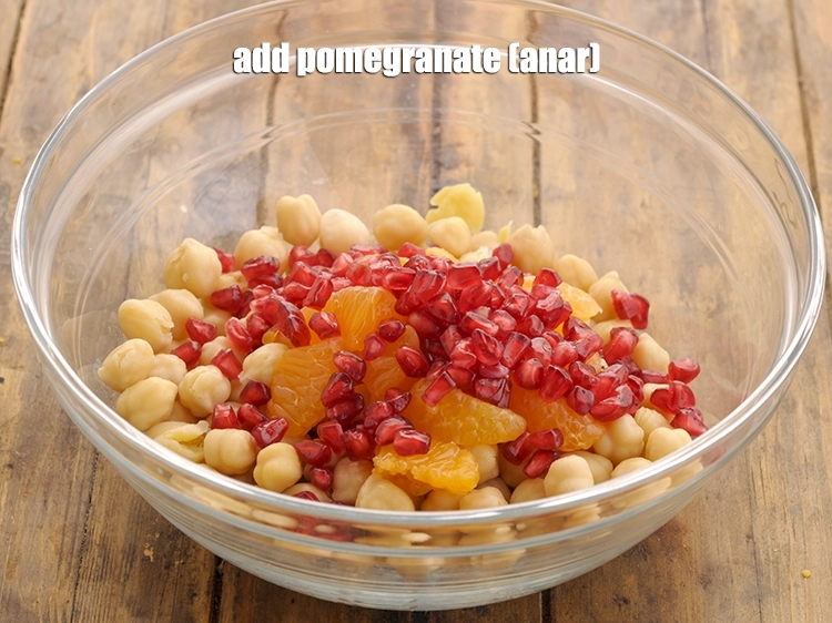 स्टेप 19 – <p>इसमें अनार डालें।</p>