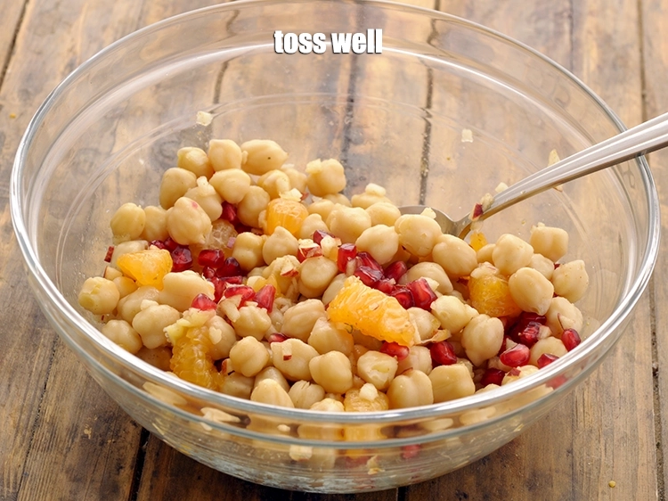 स्टेप 23 – <p>एक बड़े चम्मच से अच्छी तरह मिलाएँ।</p>