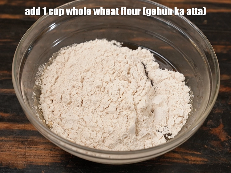 स्टेप 7 – <p><span style="background-color:rgb(255,255,255);color:rgb(0,0,0);">1 कप </span><a href="https://www.tarladalal.com/glossary-whole-wheat-flour-gehun-ka-atta-gehun-ka-aata-hindi-429i"><u>गेहूं का आटा (whole wheat flour, …
