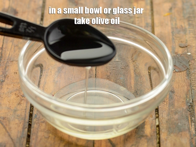 स्टेप 2 – <p><strong>बीटरूट सलाद रेसिपी</strong> का ड्रेसिंग बनाने के लिए | <strong>बीट …