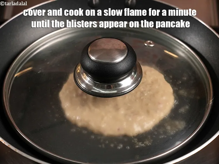 स्टेप 24 – <p>ढककर धीमी आंच पर एक मिनट तक पकाएं जब तक …