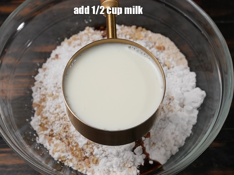 स्टेप 8 – <p><span style="background-color:rgb(255,255,255);color:rgb(0,0,0);">1/2 कप </span><a href="https://www.tarladalal.com/glossary-milk-doodh-full-cream-milk-hindi-514i"><u>दूध (milk)</u></a><span style="background-color:rgb(255,255,255);color:rgb(0,0,0);"> डालें।</span></p>