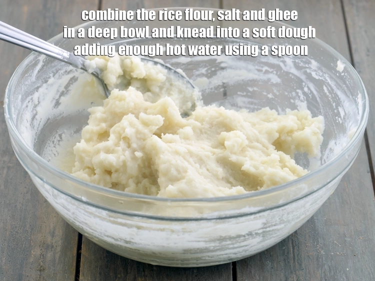 स्टेप 6 – <p><span style="background-color:rgb(255,255,255);color:rgb(0,0,0);">1 कप </span><a href="https://www.tarladalal.com/glossary-rice-flour-chawal-ka-atta-hindi-534i"><u>चावल का आटा (rice flour, chawal …