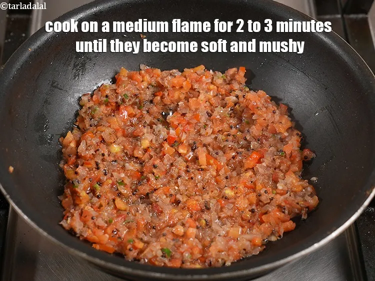 स्टेप 11 – <p>मध्यम आंच पर 2 से 3 मिनट तक पकाएं जब …