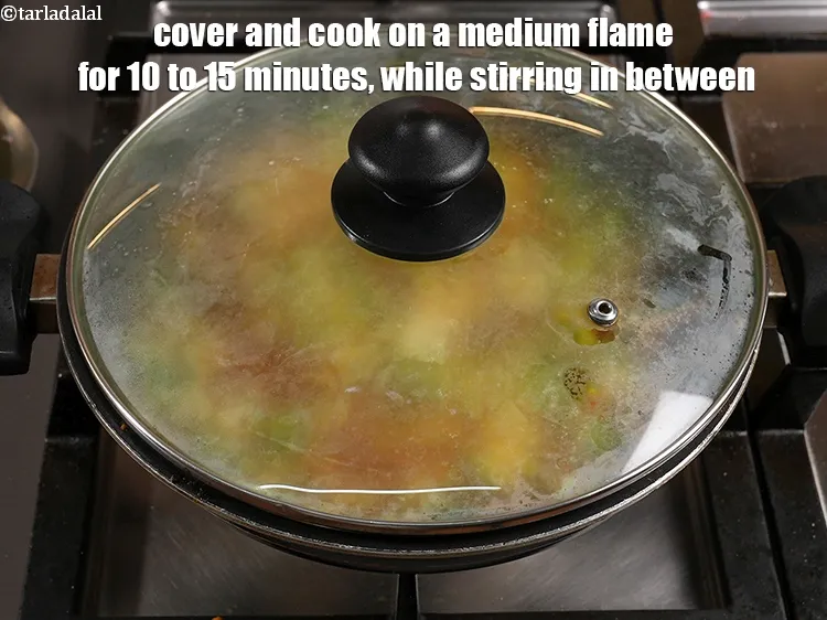स्टेप 21 – <p>ढककर मध्यम आंच पर 10 से 15 मिनट तक पकाएं, …