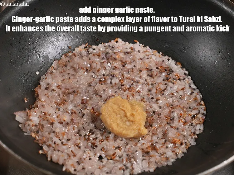 स्टेप 7 – <p><span style="background-color:rgb(255,255,255);color:rgb(0,0,0);">1 टेबल-स्पून </span><a href="https://www.tarladalal.com/glossary-ginger-garlic-paste-adrak-lehsun-ki-pate-adrak-lahsun-ki-paste-hindi-939i"><u>अदरक-लहसून की पेस्ट (ginger-garlic (adrak-lehsun) paste)</u></a> …