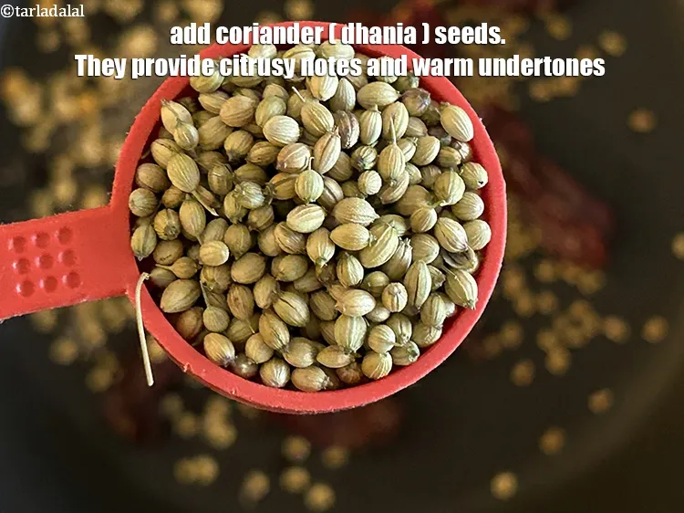 स्टेप 9 – <p>२ टेबल-स्पून&nbsp;<a href="">धनिया के बीज</a>&nbsp;डालें। धनिया के बीजों की खट्टी …